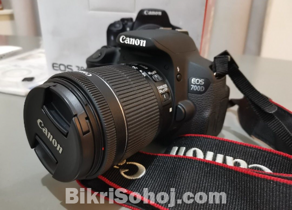 Canon 700 d full fresh সাথে 75-300joom lenc